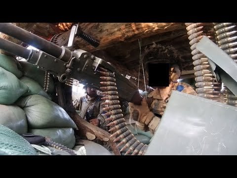 International Legion Fighter verteidigt MG Nest
