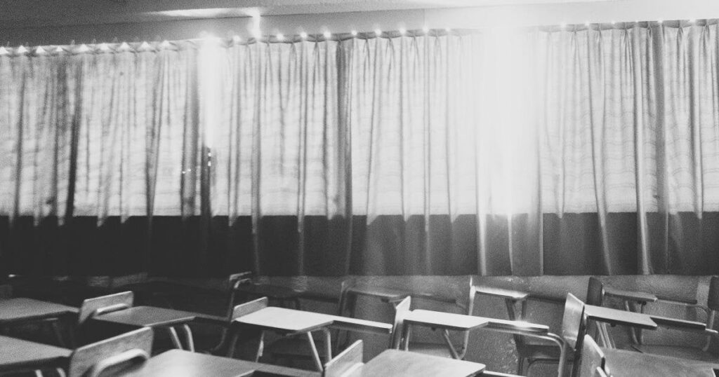 Horror in einer Standardschule in Taurus: "Die Schüler schrieben Nazi -Slogans und Erpressungslehrer"