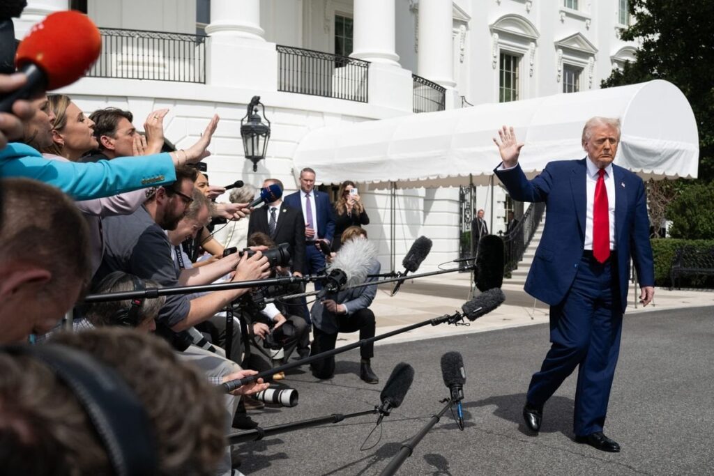 "Es gibt einen Informationskrieg, und wir haben uns selbst entwaffnet"-Ex-US