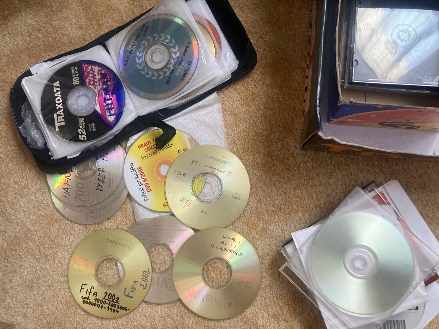 Wie kann man die alte CD/DVD entsorgen?