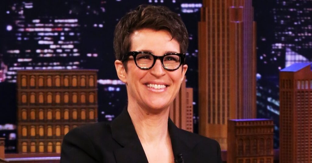 Maddow zerreißt Trump als zu inkompetent, um ausgewachsen zu sein – der MSNBC -Gastgeber sagt, dass der Präsident trotz seiner besten Bemühungen eine „verpfuschte“ Arbeit geleistet hat, um einen „autoritären Sturz“ durchzuführen. Maddow zerreißt Trump als zu inkompetent, um ausgewachsen zu sein - der MSNBC -Gastgeber sagt, dass der Präsident trotz seiner besten Bemühungen eine „verpfuschte“ Arbeit geleistet hat, um einen „autoritären Sturz“ durchzuführen.