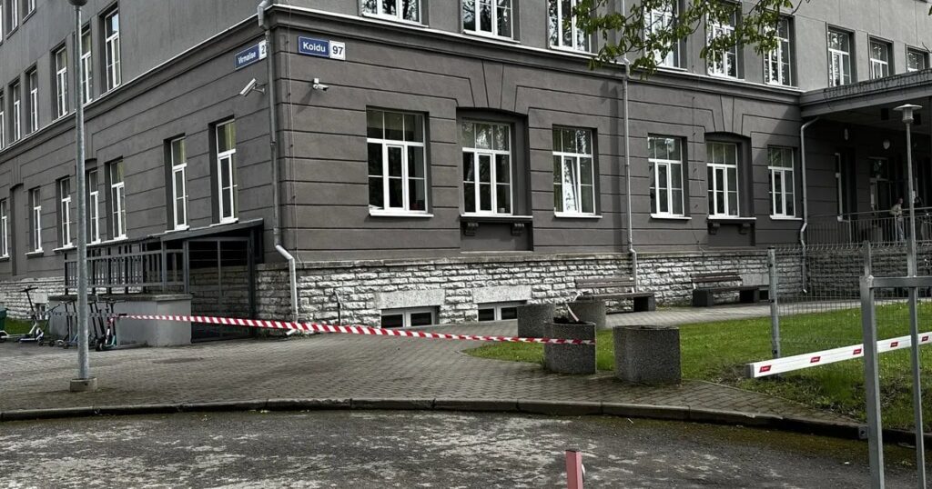 Der Junge fiel aus dem Fenster im vierten Stock in der Tallinn School