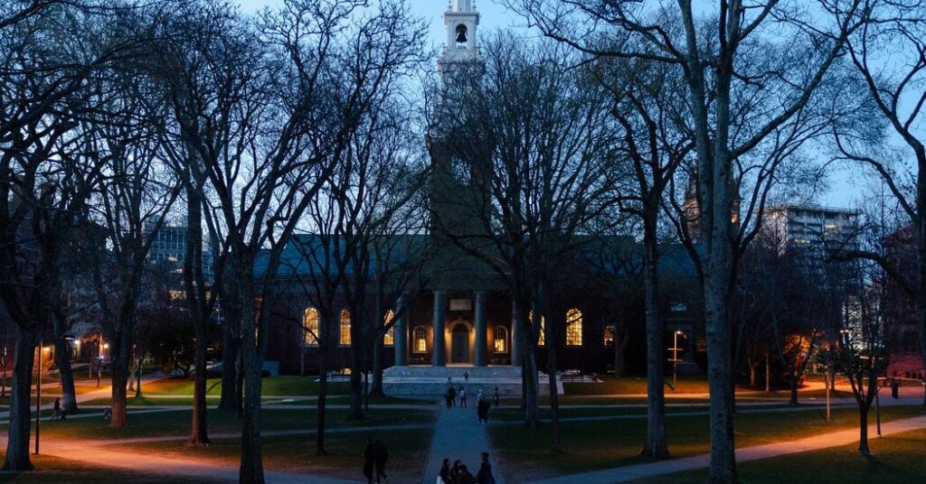 Trump -Beamte beschuldigen den Fehler, die Konfrontation mit Harvard auszulösen