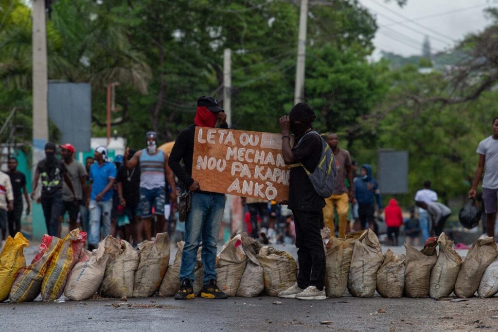 Von Frankreich in Haiti auferlegte Schulden: Emmanuel Macron gibt bekannt, dass eine Beauftragung von französischen und haitianischen Historikern „Empfehlungen“ abgeben wird Von Frankreich in Haiti auferlegte Schulden: Emmanuel Macron gibt bekannt, dass eine Beauftragung von französischen und haitianischen Historikern "Empfehlungen" abgeben wird