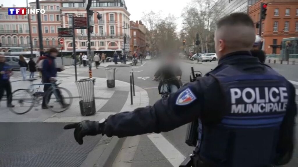 „Ich habe niemanden in Gefahr gebracht!“ : In Toulouse haben Radfahrer jetzt eine Geldstrafe bestraft, um den Straßencode durchzusetzen | TF1 Info "Ich habe niemanden in Gefahr gebracht!" : In Toulouse haben Radfahrer jetzt eine Geldstrafe bestraft, um den Straßencode durchzusetzen | TF1 Info