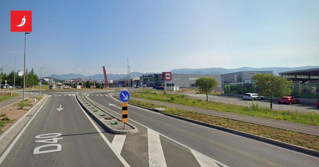 Füllte die Karren und verließ den Laden in Rijeka ohne Zahlung. Dann griff der Wachmann an Füllte die Karren und verließ den Laden in Rijeka ohne Zahlung. Dann griff der Wachmann an