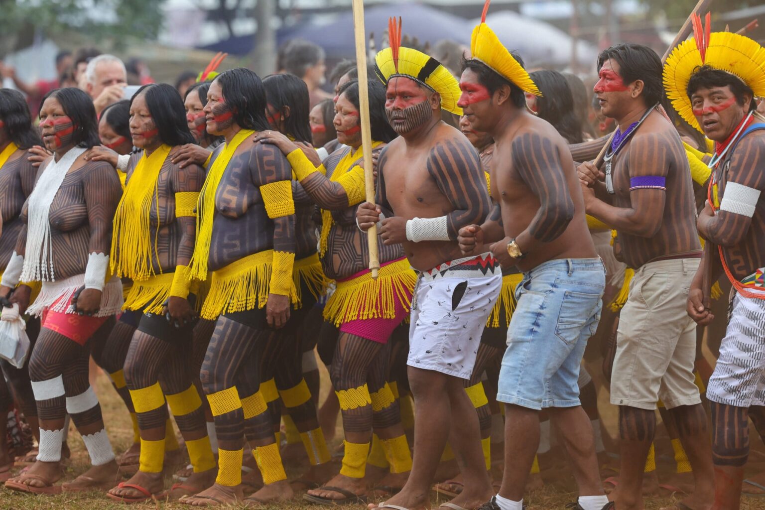 Indigene Menschen aus der ganzen Welt versammeln sich in Brasilien, fordern Landabgrenzung, Umweltschutz Indigene Menschen aus der ganzen Welt versammeln sich in Brasilien, fordern Landabgrenzung, Umweltschutz