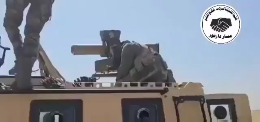 Joint Forces (Pro-Army) Ziel-RSF-Rebellen in der Wüste von Nord-Darfur mit Kornets