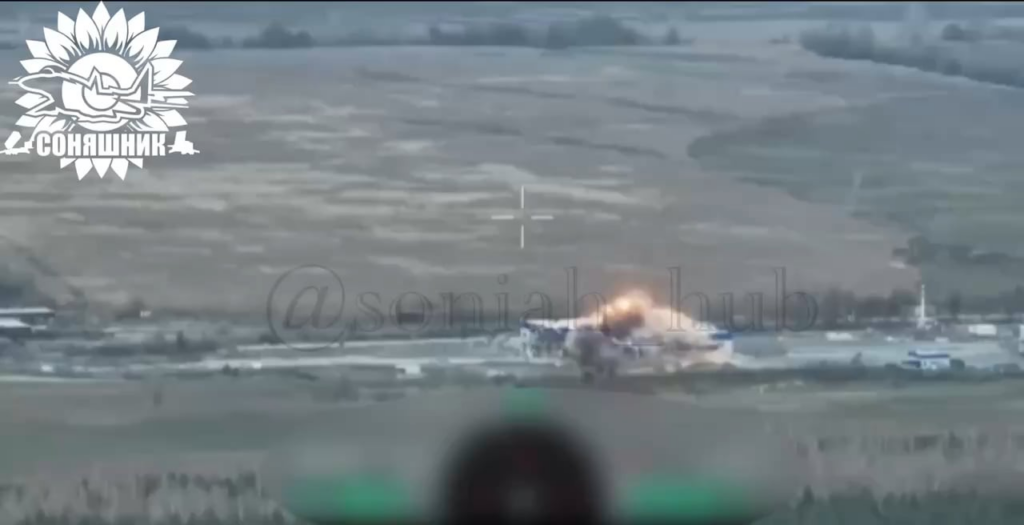 Der MiG-29-Luftangriff durch den französischen AASM Hammer führte die Luftbombe der Betreiber des Angriffs UAVs, die sich in den Ruinen verstecken. April 2025, Region Bryansk.