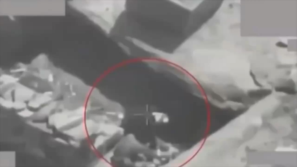 Saudi Air Force Targets positionieren voll von Houthis. Jemen unbekanntes Datum