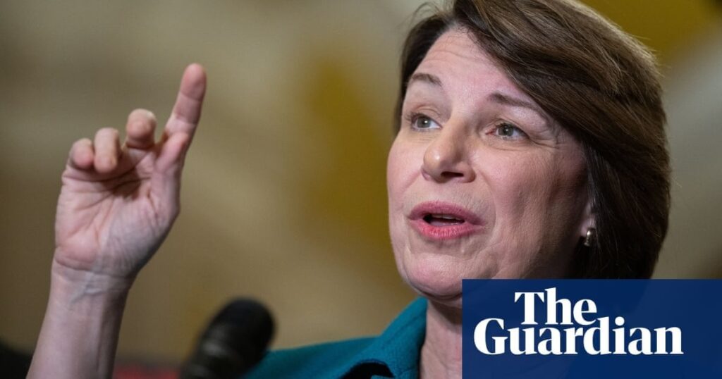 Amy Klobuchar fordert den Obersten Gerichtshof auf, Trump -Beamte in Verachtung zu halten