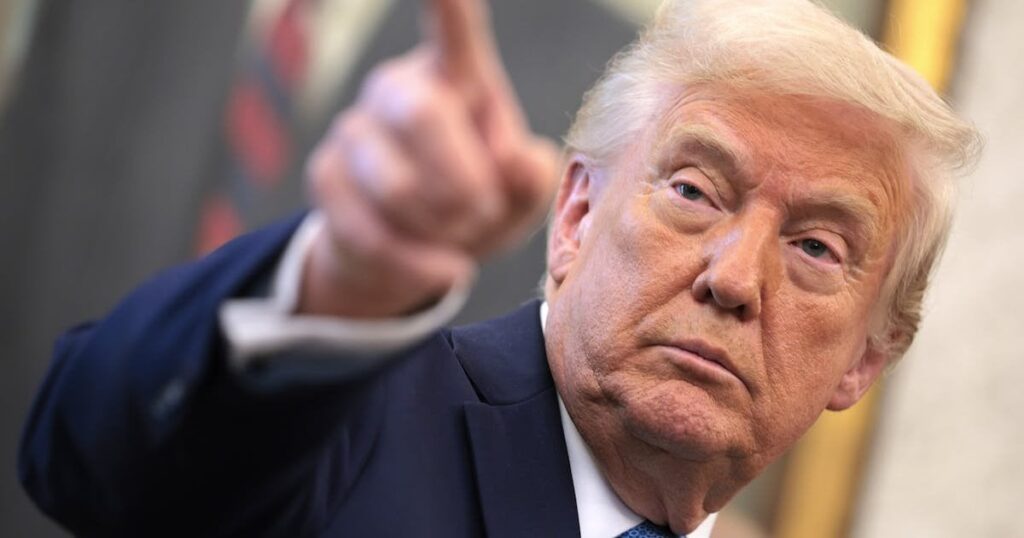 Trumps Angriff auf ActBlue hat ihm nur in die Luft gesprengt - Donald Trumps Versuch, auf die größte demokratische Spendenplattform zu zielen, hat stattdessen Spender ausgeballt.