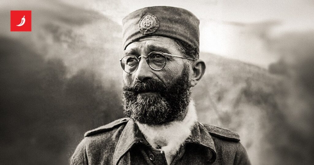 Er führte die Chetniks an und tötete Tausende von Kroaten. Partisanen wurden von ihm erschossen Er führte die Chetniks an und tötete Tausende von Kroaten. Partisanen wurden von ihm erschossen