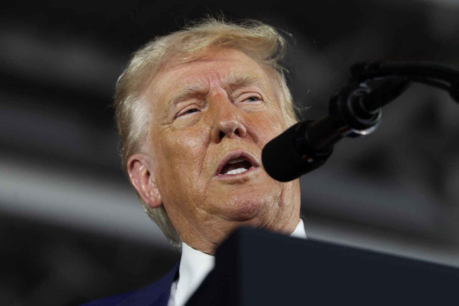Trump beschuldigt Biden, wenn die US -Wirtschaft in die Umkehrung geht