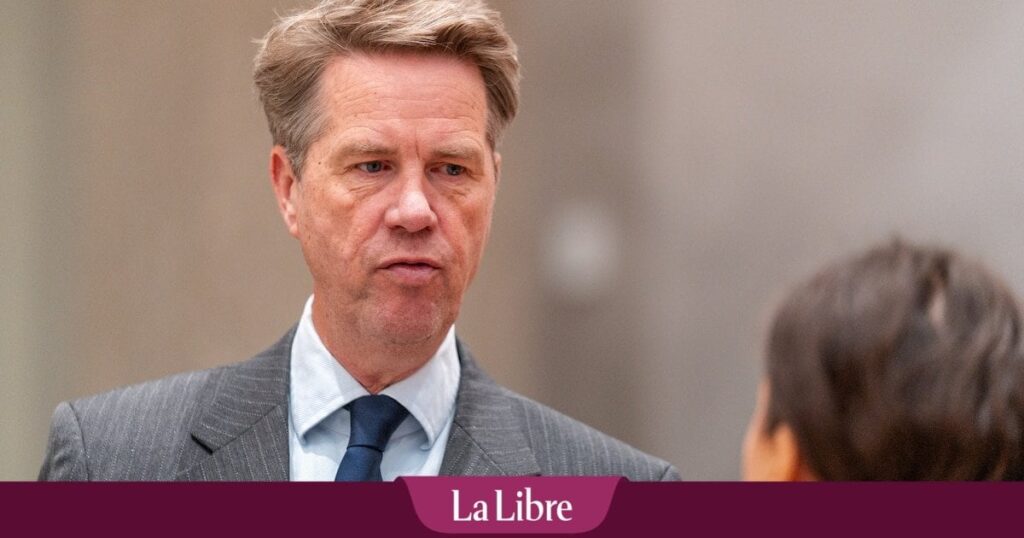 Der Präsident des Repräsentantenhauss der Niederlande hätte vorgeschlagen, dass der französische Botschafter Belgien getrennt ist Der Präsident des Repräsentantenhauss der Niederlande hätte vorgeschlagen, dass der französische Botschafter Belgien getrennt ist