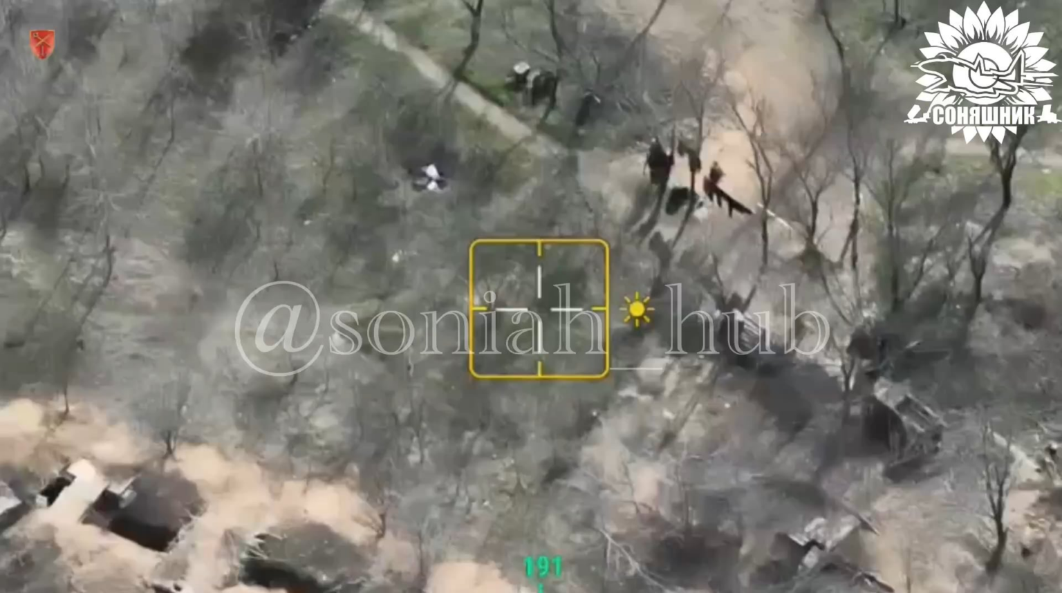 Die ukrainischen Streitkräfte führten einen MiG-29-Luftangriff mit einer JDAM-Luftbombe auf einem Einbau mit russischen Soldaten durch. April 2025, Region Zaporizhia.