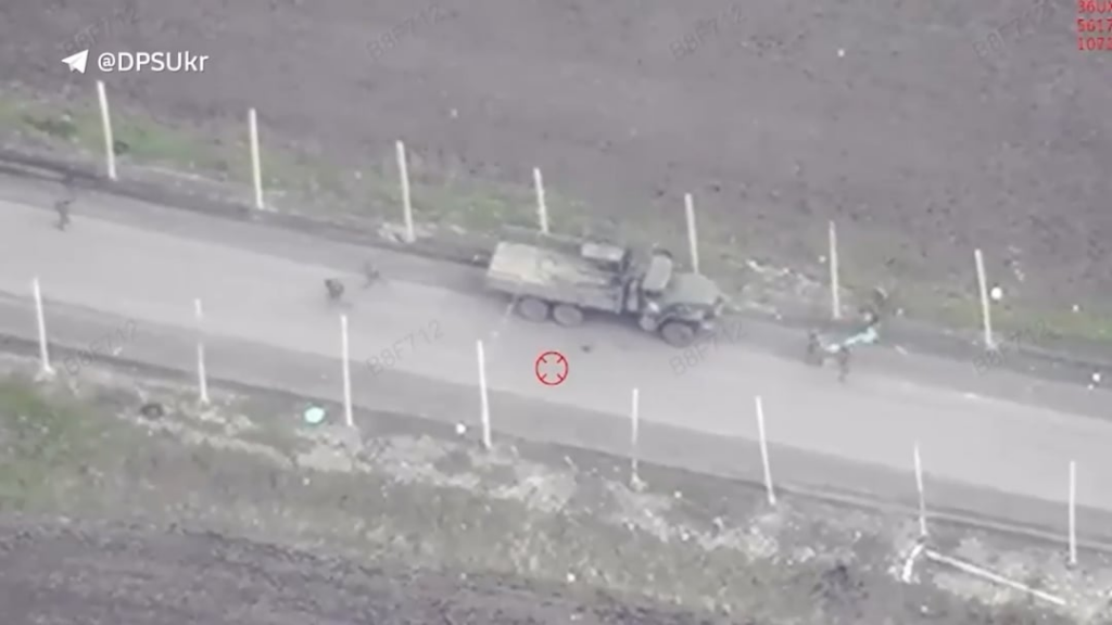 Die ukrainische Grenzbrigade "Steel Frontier" zerstörte russische Bunker, Überwachungssysteme und logistische LKWs in der Nähe der Sumy -Grenze. 15. April 2025
