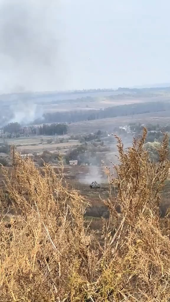 Ukrainischer BMP-3-Schießen auf russische Positionen in der Nähe von Bakhmut. April 2025