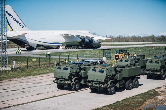 Sechs Himars Multi-Rocker kam in Estland an