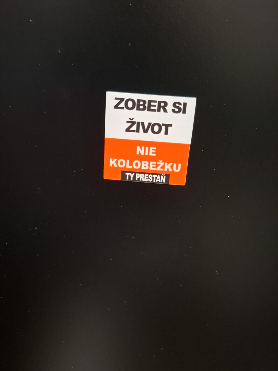 Verzögerter Aufkleber auf öffentlichen Toiletten