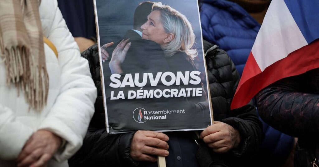 Live – Demonstration zur Unterstützung von Marine Le Pen: Der RN will seine Muskeln für Vauban zeigen, die linke Place de la République Live - Demonstration zur Unterstützung von Marine Le Pen: Der RN will seine Muskeln für Vauban zeigen, die linke Place de la République