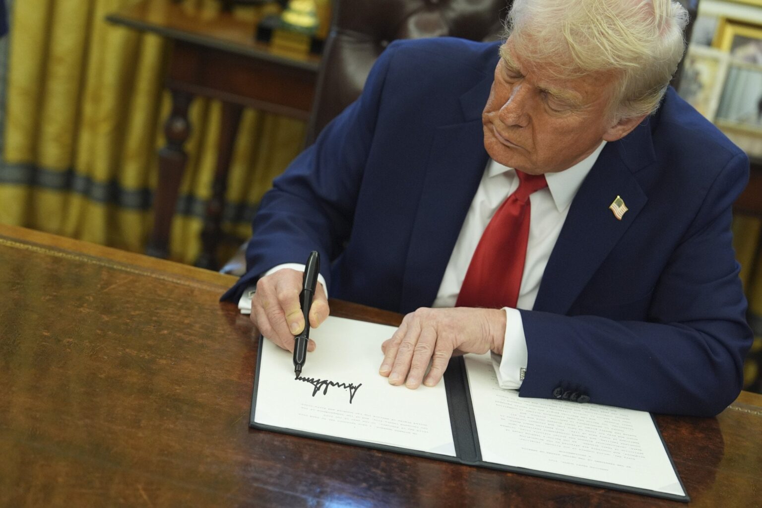 Donald Trumps neue Ordnung sparks 'Kampfgesetz' Bedenken