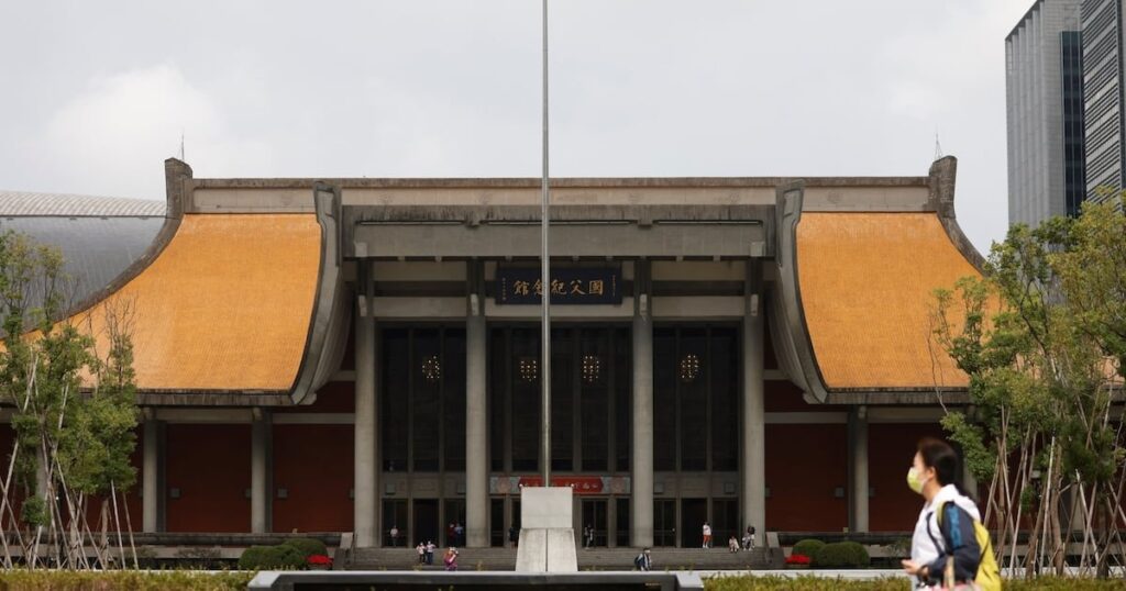 Taiwan sagt, Kambodscha habe seine Staatsangehörigen nach Betrugsverhaftungen nach China deportiert