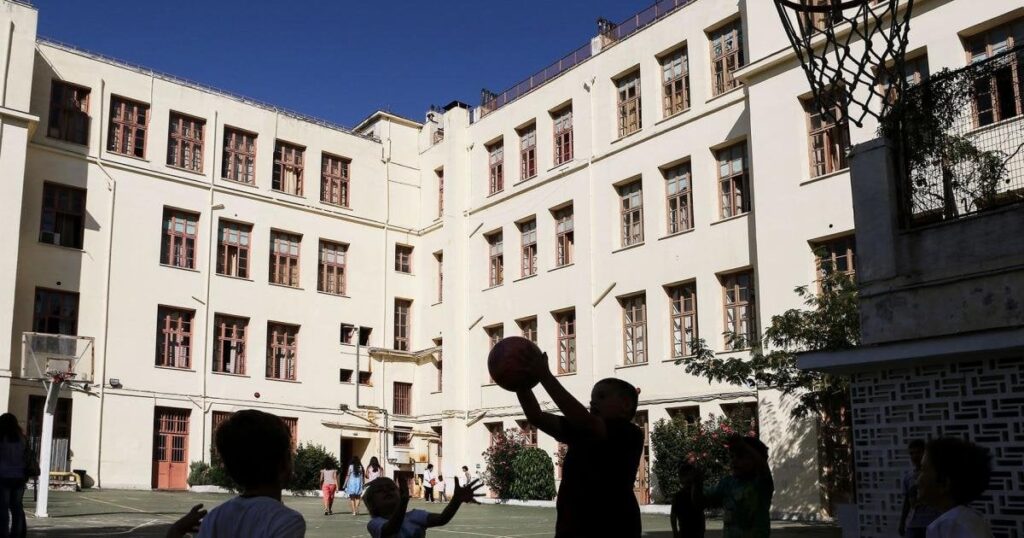 Schulen: Um 7:15 Uhr klingelt die Glocke in 1 Stunde mit obligatorischer Gymnastik