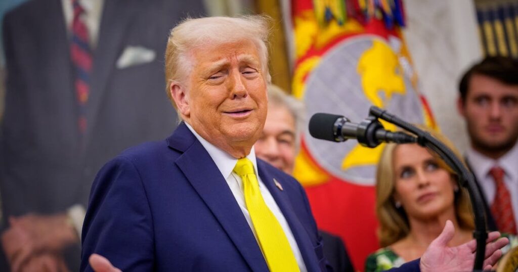 Transkript: Trump ist ein schwacher und scheiternder Präsident. Behandle ihn so.