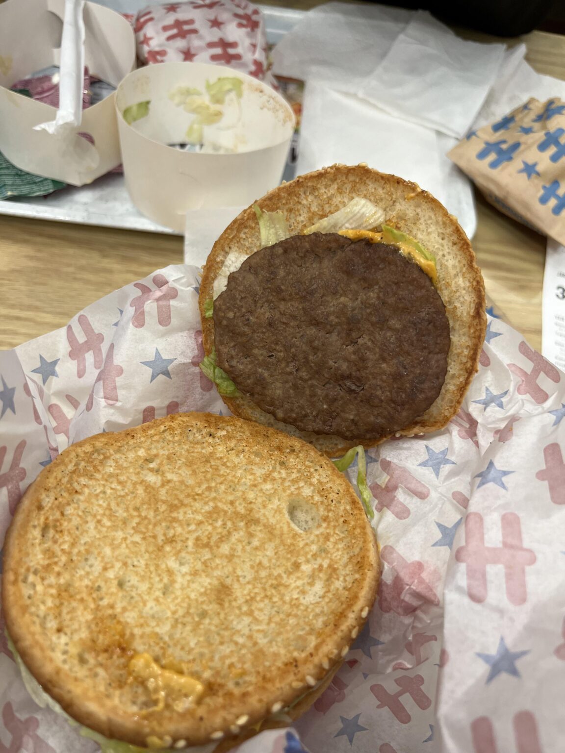 Habe ich einen Betrug von Hesburger bekommen oder ist es eine neue Norm? Habe ich einen Betrug von Hesburger bekommen oder ist es eine neue Norm?