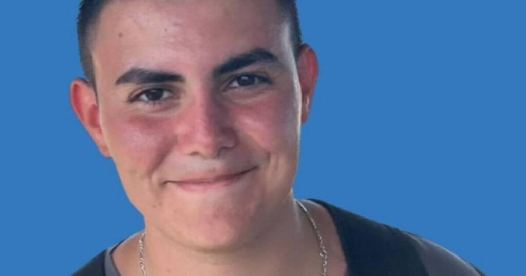 Darmanin, der von den Eltern von Yanis (17) verhaftet wurde, die nach dem Gefangenen seines Angreifers Selbstmord begangen haben Darmanin, der von den Eltern von Yanis (17) verhaftet wurde, die nach dem Gefangenen seines Angreifers Selbstmord begangen haben
