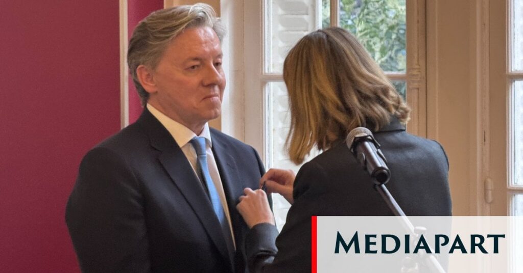 Der erste Angeklagte #Balancetonporc, der vom Arbeitsminister dekoriert wurde