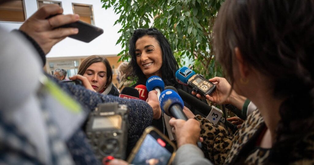 Nadia El Bouroumi, der kontroverse Anwalt für das Mazan -Prozess, wurde zu einem Jahr der suspendierten Suspendierung verurteilt Nadia El Bouroumi, der kontroverse Anwalt für das Mazan -Prozess, wurde zu einem Jahr der suspendierten Suspendierung verurteilt