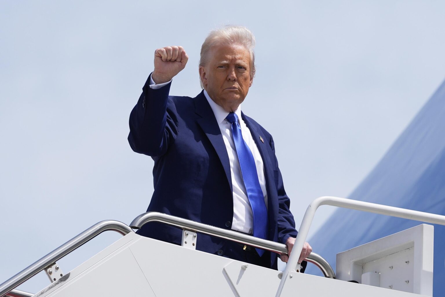 Maga greift die Kirche über Donald Trump zurecht