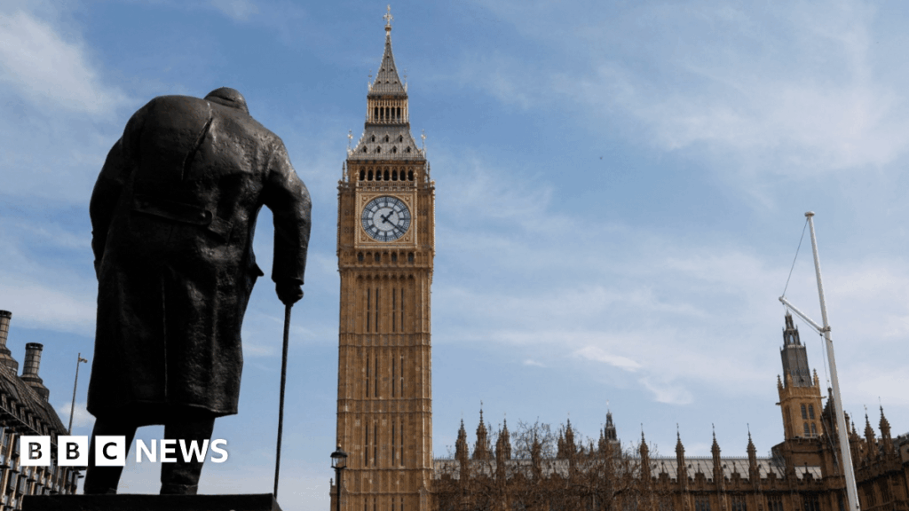 Klettern der Winston Churchill Statue, um ein Verbrechen zu werden