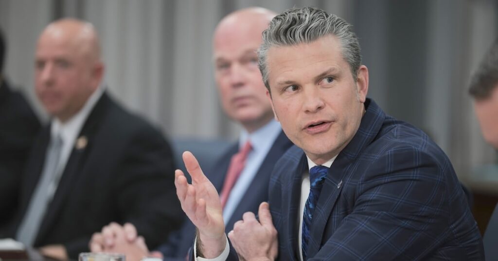 Hegseths Kriegsplan sieht ein zweites 70 -Millionen -Dollar -Kampff US -Spülen ins Meer. Der Verteidigungsminister hat den Einsatz des Flugzeugträgers, der an den Verlusten beteiligt ist, zweimal verlängert. Hegseths Kriegsplan sieht ein zweites 70 -Millionen -Dollar -Kampff US -Spülen ins Meer. Der Verteidigungsminister hat den Einsatz des Flugzeugträgers, der an den Verlusten beteiligt ist, zweimal verlängert.
