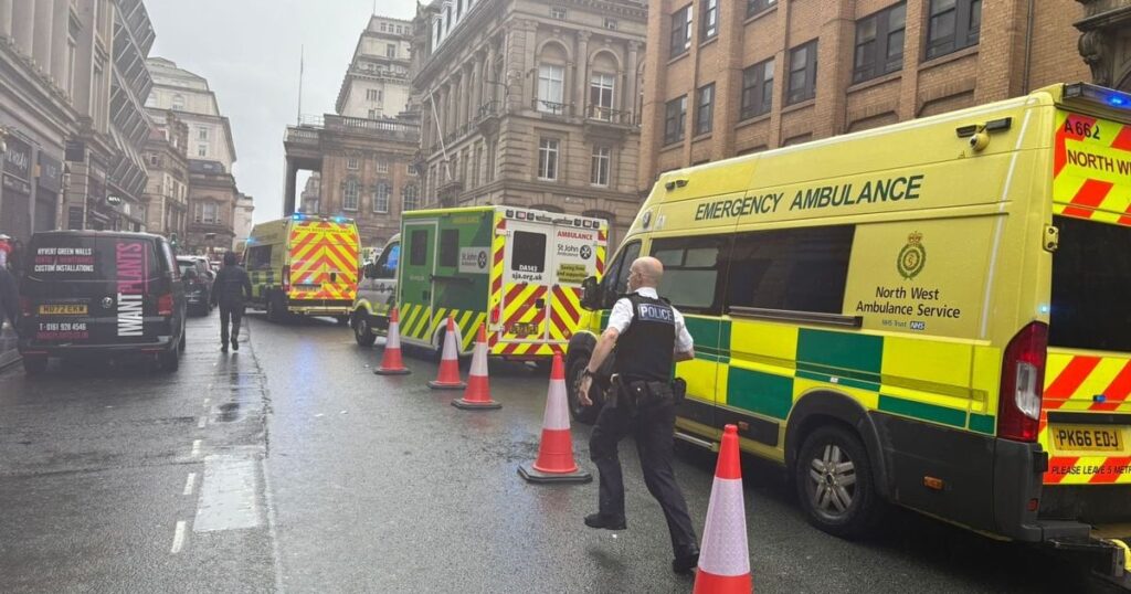 Liverpool Stadtzentrum Live -Updates, da die Polizei bestätigt, dass Menschen mit dem Auto getroffen werden