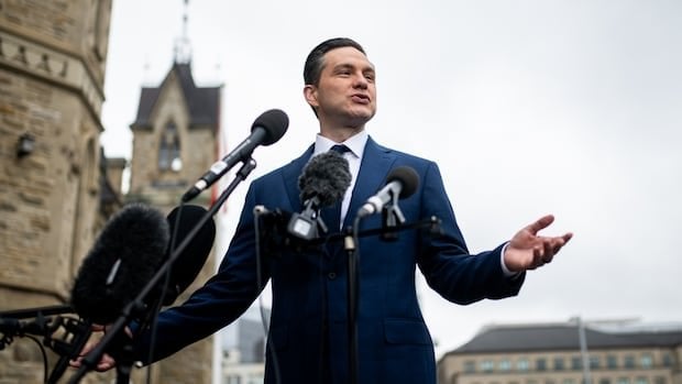 Druckmontage auf Poilievre, Jenni Byrne: Quellen zu entlassen