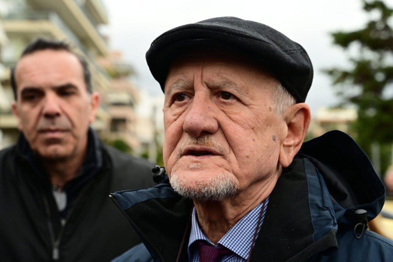 Sata: Thymios Lymberopoulos drang in das Kyranaki -Büro und 6 weitere Menschen ein