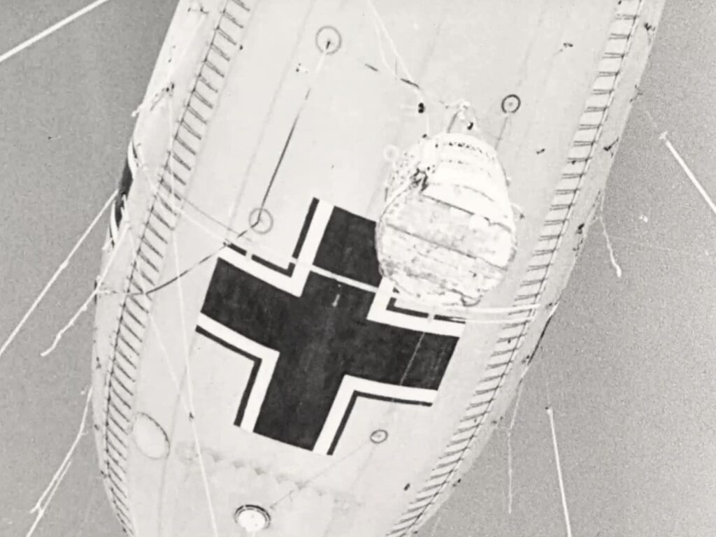 Artillerie -Beobachtungsballon, die im März 1944 von deutschen Streitkräften an der Ostfront eingesetzt wurde