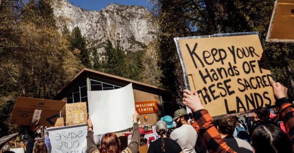 Trump will das Land verkaufen, das alle Amerikaner besitzen. Es sollte dich wütend machen.