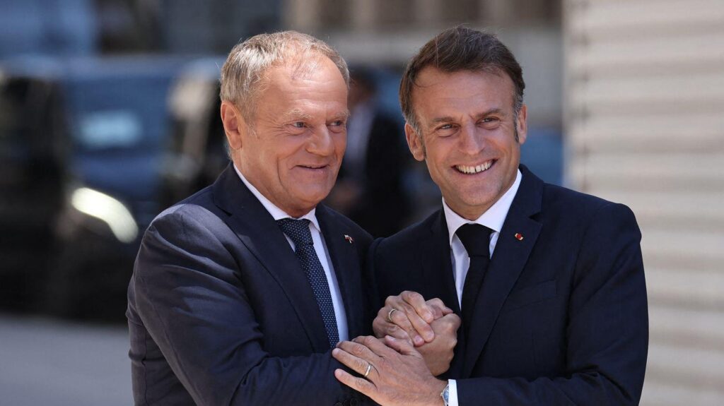 Militärische gegenseitige Hilfe, Einwanderung, Nuklear: Was der von Emmanuel Macron und Donald Tusk in Nancy unterzeichnete "Vertrag" in Nancy unterzeichnet hat. "