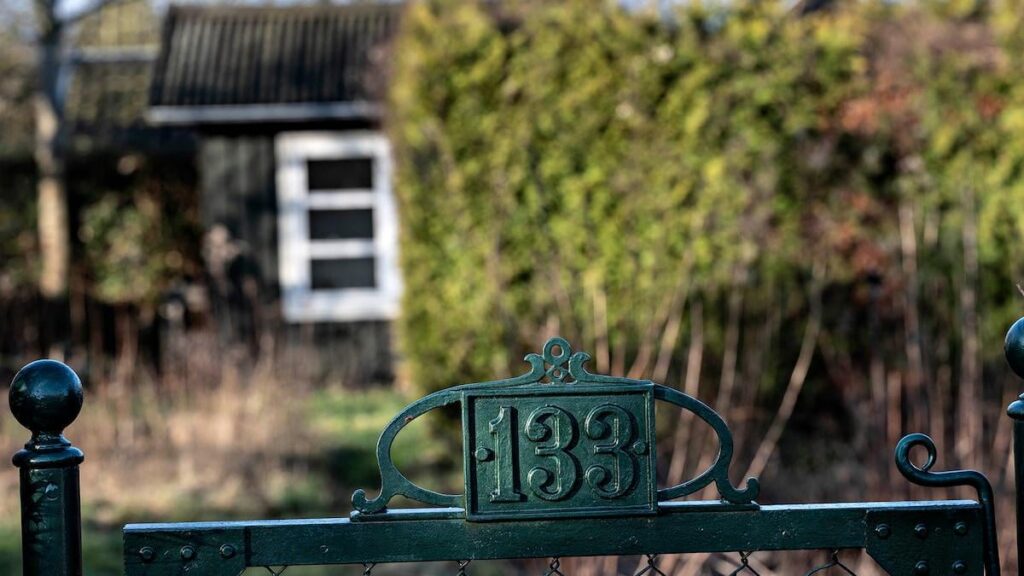 Waffen, Drogen und Bordelle verwüsten Odenan Colonial Gardens: "Es ist außer Kontrolle"
