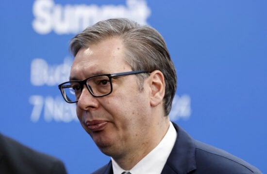 Die Leute in den Kommentaren schreiben, dass Fico auch krank ist und nicht nach Moskau gehen werden. Ist es wahr?