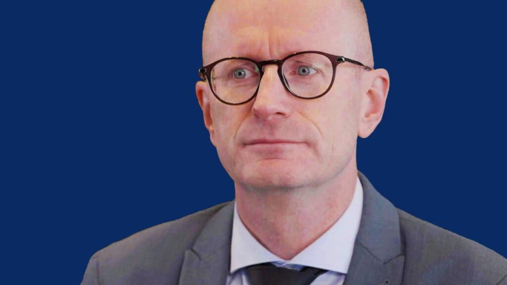 Die Prüfungen im Staatsanwalt stechen mit harter Kritik an seinem früheren Arbeitgeber aus