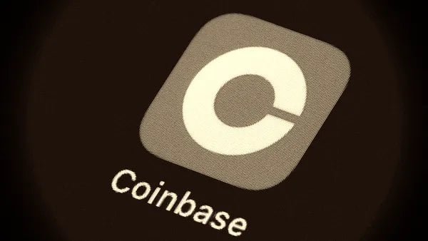 Coinbase fällt bei Kundenverletzung um 7%, SEC -Sonde in Benutzerzahlen