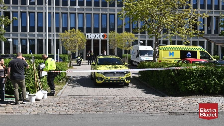 Der junge Mann stach an der High School mit Messer gestochen