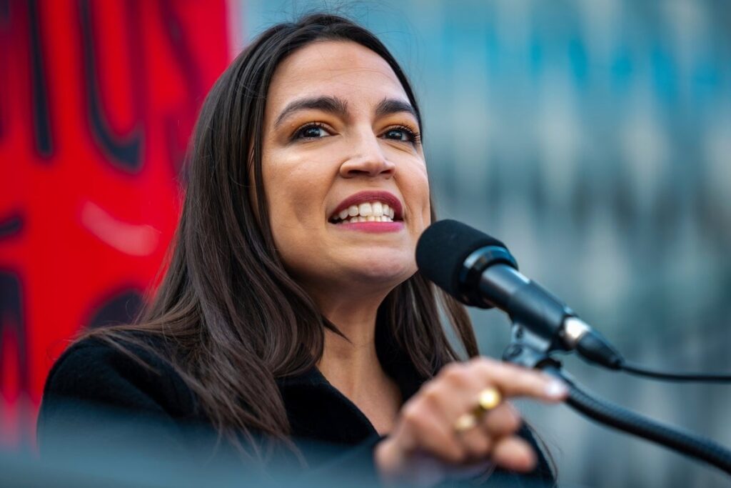 AOC oder Bust: Neue Umfrage findet die Kongressabgeordnete von NY oder "Niemand" die wichtigsten Entscheidungen für das Gesicht der demokratischen Partei