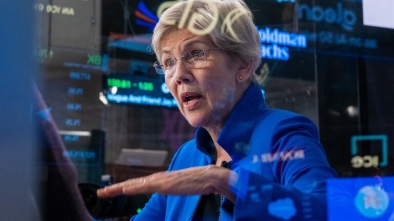 Warren drückt die Ermittlungen in Trump Family Crypto Deal vor