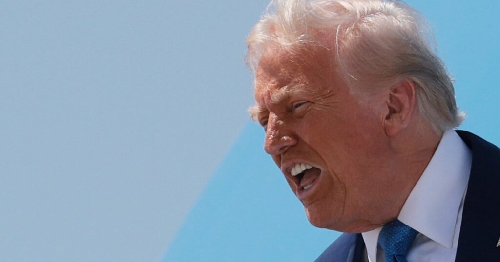 Trump fordert 'größere Untersuchungen' in 4 riesige Stars in der Mitte der Nacht in der Kernschmelze ein